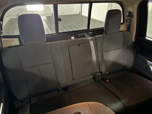 Used 2017 Nissan Titan SV image 52