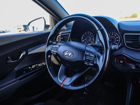 Used 2019 Hyundai Veloster 2.0 Premium image 16