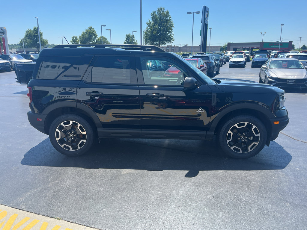 Used 2023 Ford Bronco Sport Outer Banks w/ Tech Package AWD/4WD image 6