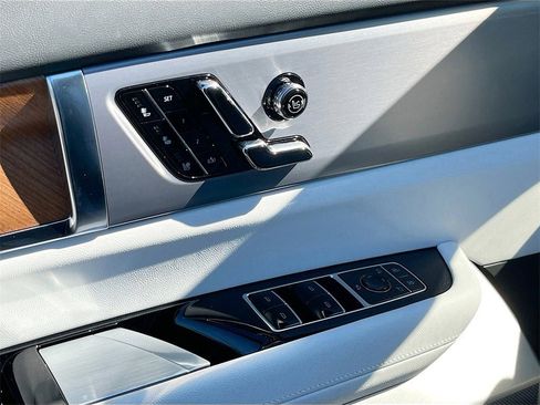 New 2026 Cadillac Vistiq Luxury image 17