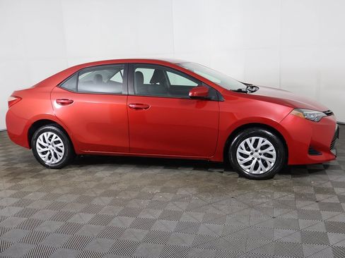 Used 2019 Toyota Corolla LE image 16