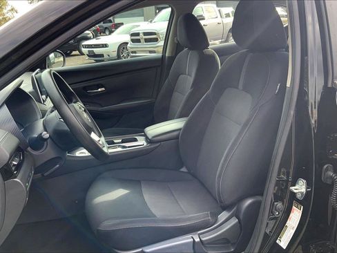 Used 2024 Nissan Sentra SV FWD image 25