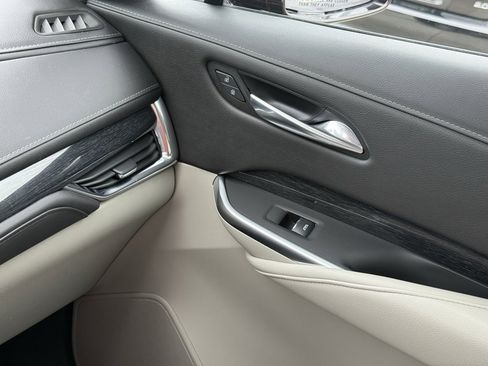 Used 2020 Cadillac XT4 Premium Luxury w/ Technology Package image 36