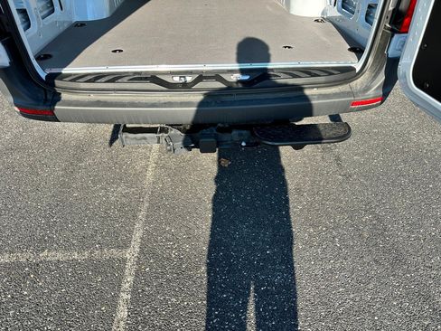 Used 2025 Mercedes-Benz Sprinter 2500 image 23