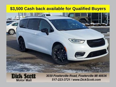 New 2026 Chrysler Pacifica Select