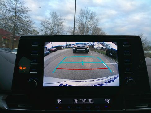 Used 2024 Toyota Sienna XLE image 26