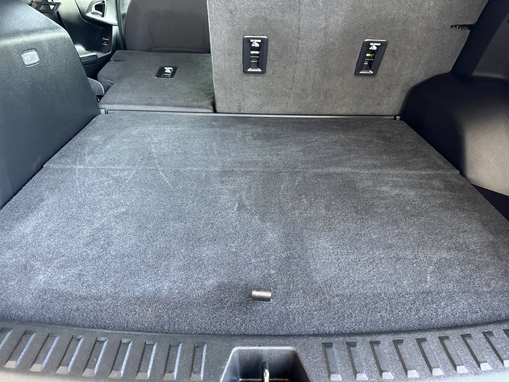 Used 2025 Chevrolet Equinox LT AWD/4WD image 16