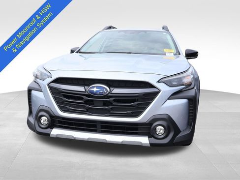 Used 2023 Subaru Outback Limited AWD/4WD image 3