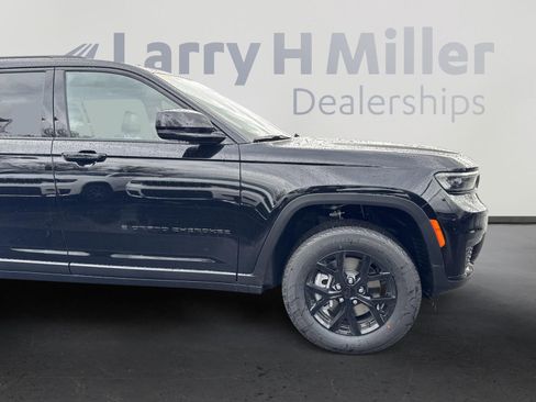 New 2025 Jeep Grand Cherokee L Altitude image 15