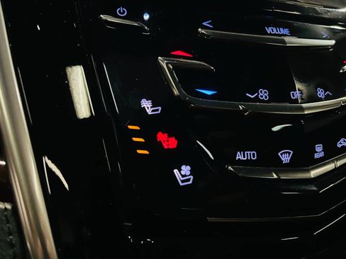 Used 2018 Cadillac Escalade Premium Luxury image 32