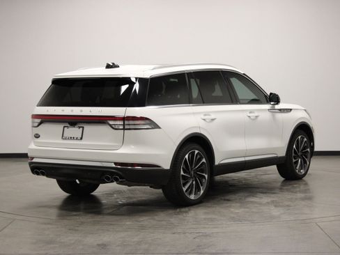 Used 2025 Lincoln Aviator Reserve w/ Equipment Group 201A AWD/4WD image 8