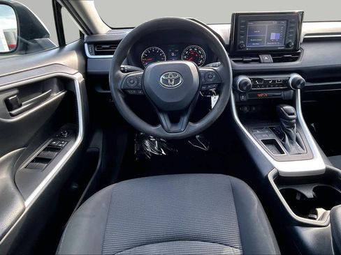 Used 2021 Toyota RAV4 LE FWD image 6