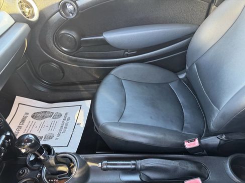 Used 2011 MINI Cooper Convertible image 12