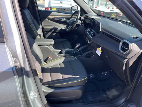 Used 2025 Chevrolet TrailBlazer ACTIV w/ Convenience Package image 9