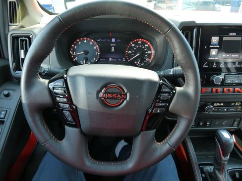 Used 2025 Nissan Frontier PRO-4X w/ Pro Premium Package AWD/4WD image 37