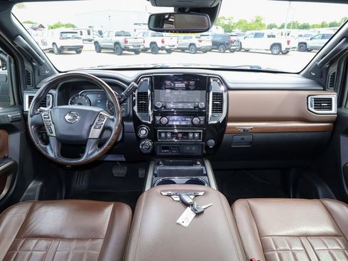 Used 2021 Nissan Titan Platinum Reserve w/ Moonroof Package AWD/4WD image 17