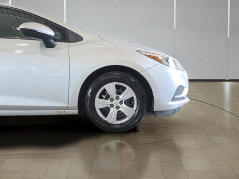 Used 2017 Chevrolet Cruze LS FWD image 26