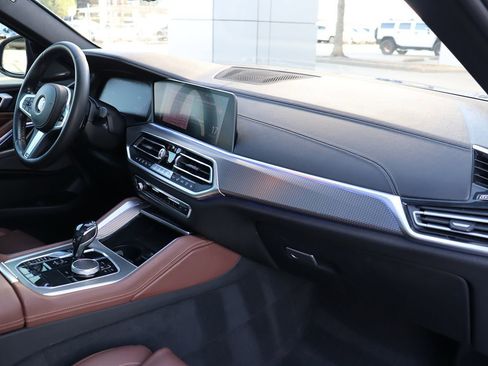 Used 2020 BMW X6 M50i image 14