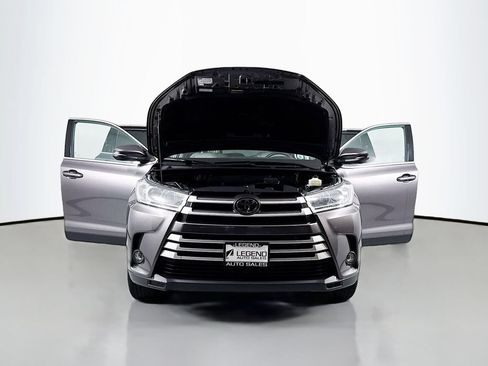 Used 2019 Toyota Highlander XLE AWD/4WD image 26