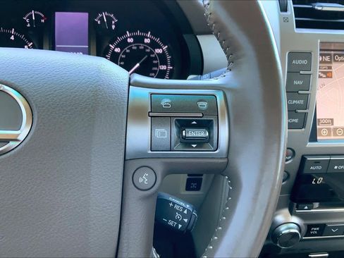 Used 2016 Lexus GX 460 image 24