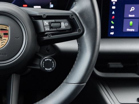 Certified 2025 Porsche Macan Electric RWD image 16