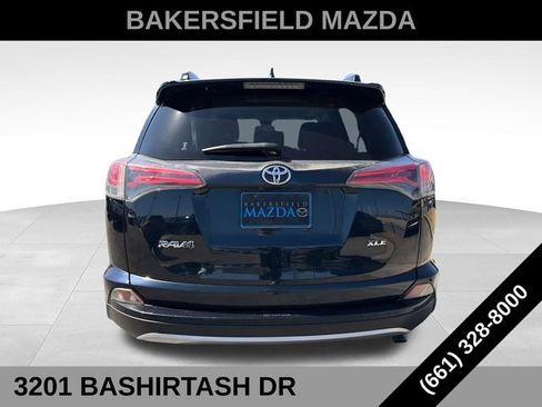 Used 2018 Toyota RAV4 XLE FWD image 4