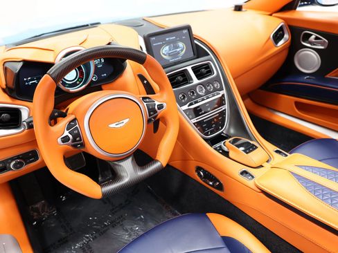 Used 2022 Aston Martin DBS Superleggera Volante RWD image 30