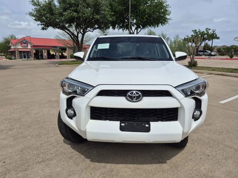 Used 2019 Toyota 4Runner SR5 image 3