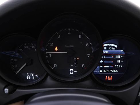 Used 2025 Porsche Macan image 25
