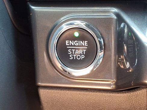 Certified 2022 Ford F150 XLT w/ Equipment Group 302A High image 23