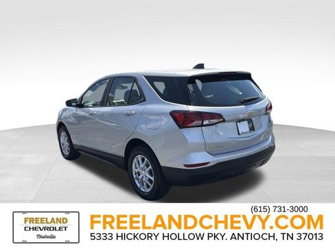 Used 2022 Chevrolet Equinox LS w/ Driver Confidence II Package FWD image 5