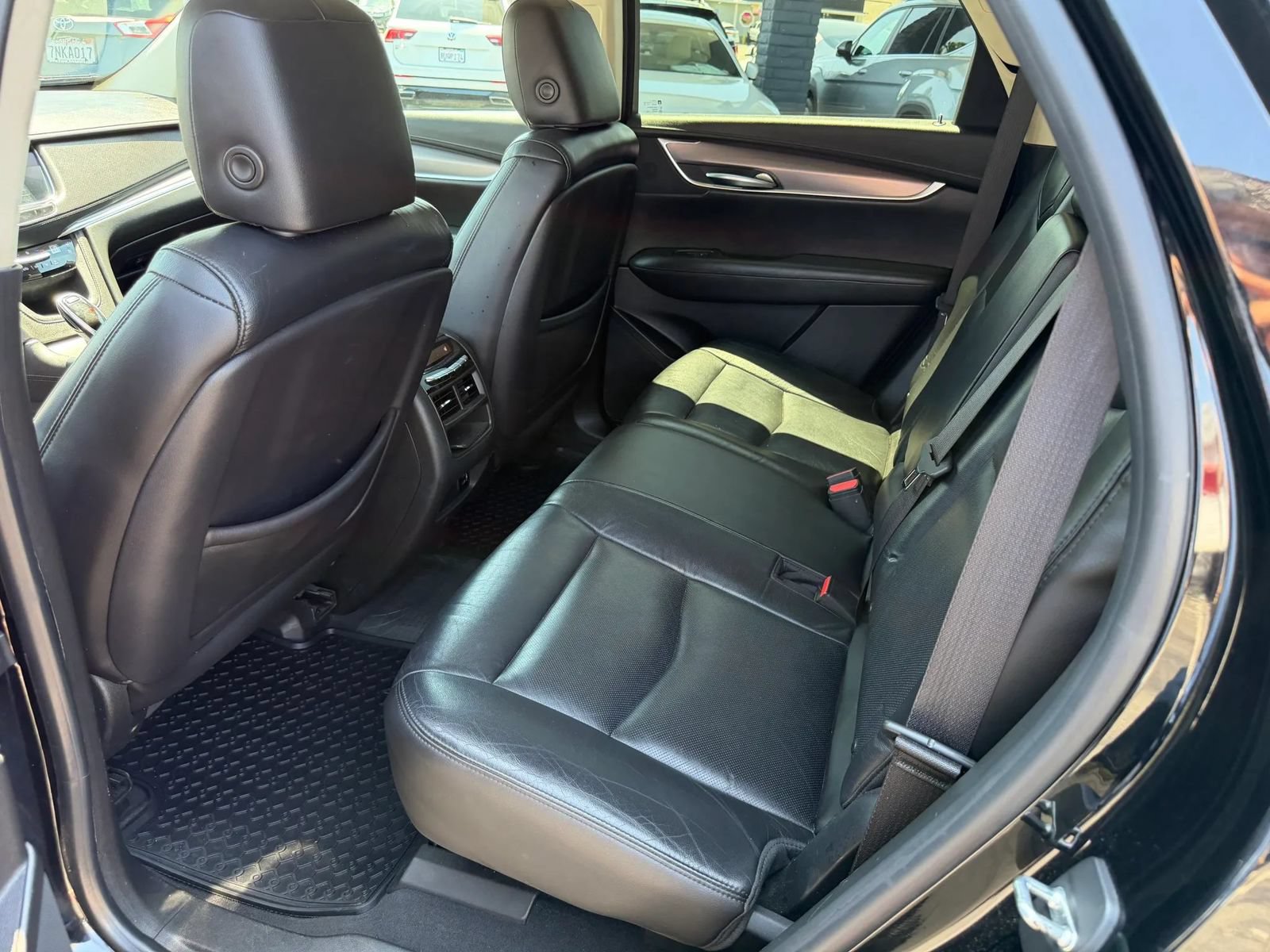 Used 2017 Cadillac XT5 Premium Luxury w/ Driver Assist Package FWD image 36