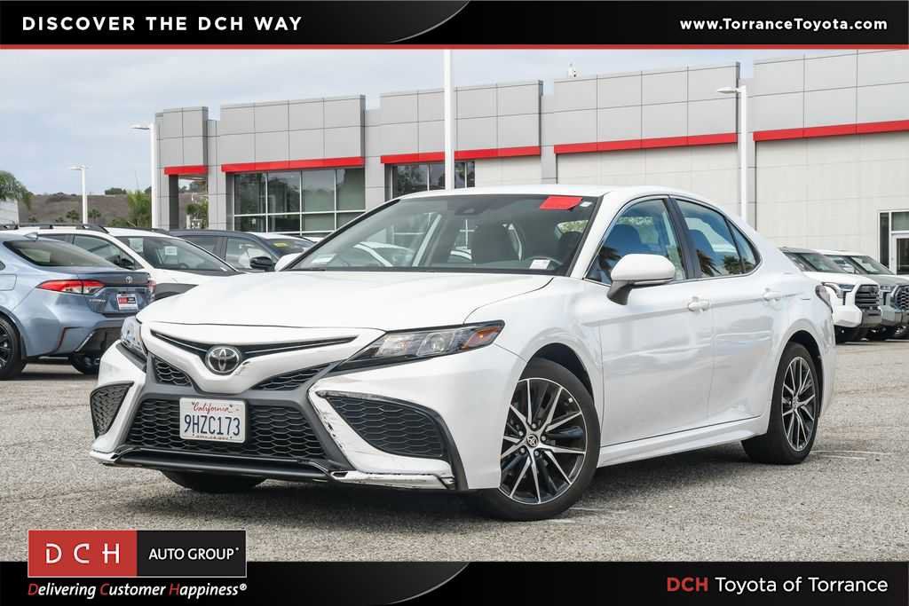 Used 2024 Toyota Camry SE FWD image 1