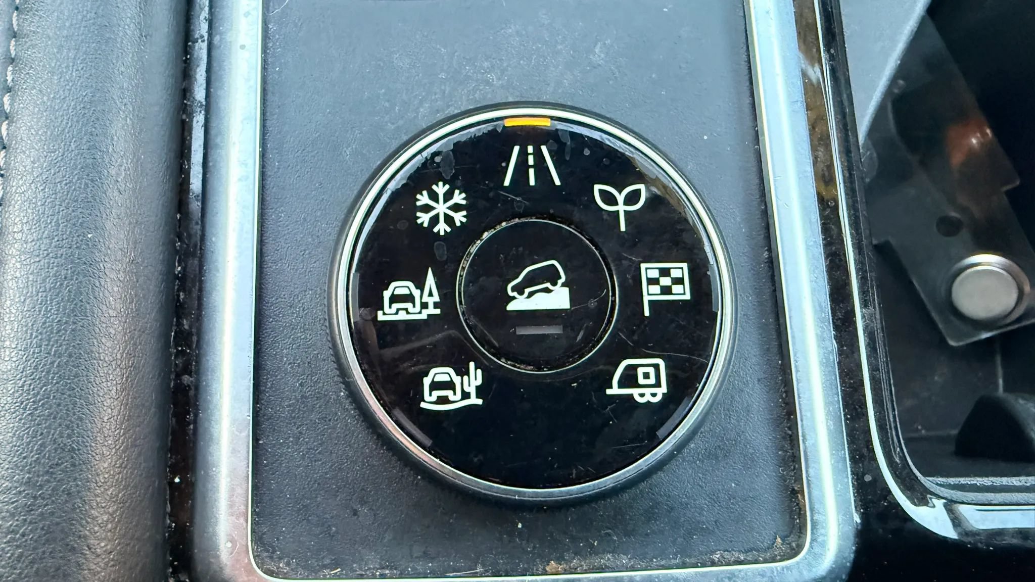Used 2025 Nissan Pathfinder SV AWD/4WD image 27