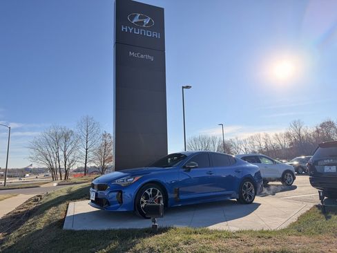 Used 2019 Kia Stinger GT2 image 4