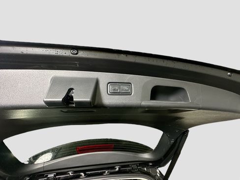 Used 2025 Kia Telluride S FWD image 31