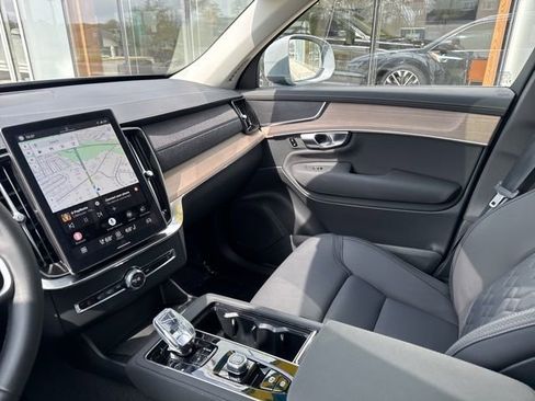Certified 2025 Volvo XC90 B6 Plus AWD/4WD image 22