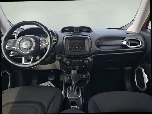 Used 2019 Jeep Renegade Latitude w/ Cold Weather Group AWD/4WD image 13