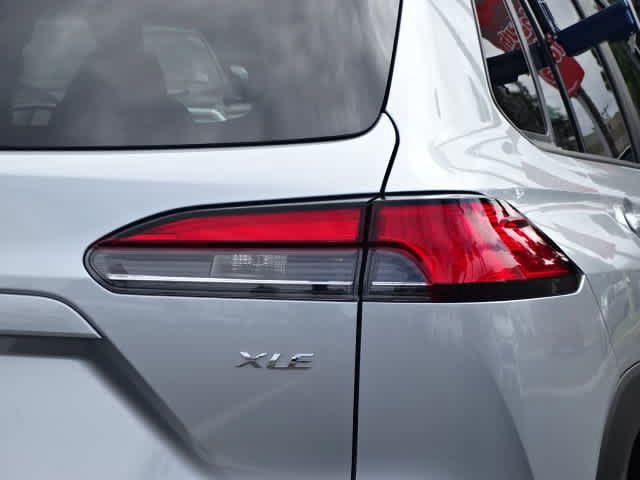Certified 2023 Toyota Corolla Cross XLE w/ Convenience Package FWD image 12
