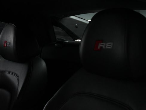Used 2010 Audi R8 V10 AWD/4WD image 30
