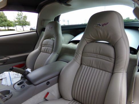 Used 2003 Chevrolet Corvette Coupe w/ Preferred Equipment Group RWD image 33