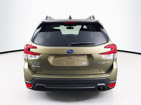 Used 2024 Subaru Forester Premium image 6
