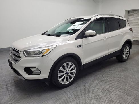 Used 2017 Ford Escape Titanium image 2
