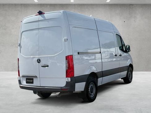 Used 2022 Mercedes-Benz Sprinter 2500 image 17