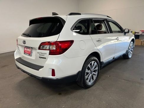 Used 2017 Subaru Outback 2.5i Touring AWD/4WD image 3