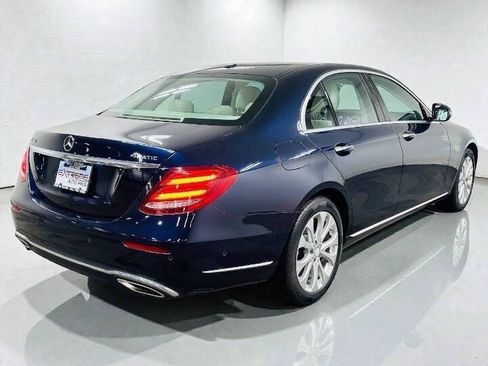 Used 2017 Mercedes-Benz E 300 4MATIC image 4