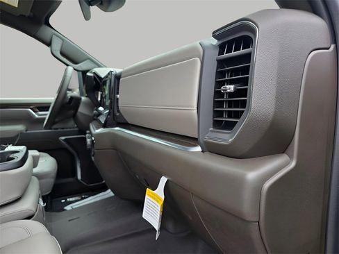 New 2026 Chevrolet Silverado 3500 LT w/ Texas Edition image 18