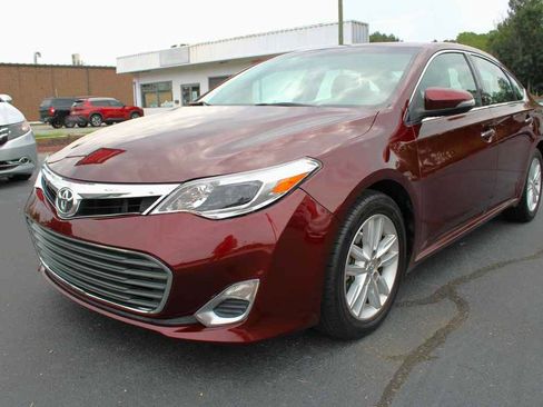 Used 2015 Toyota Avalon XLE FWD image 1