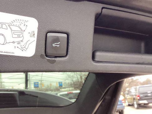 Used 2020 Ford Escape SEL image 25