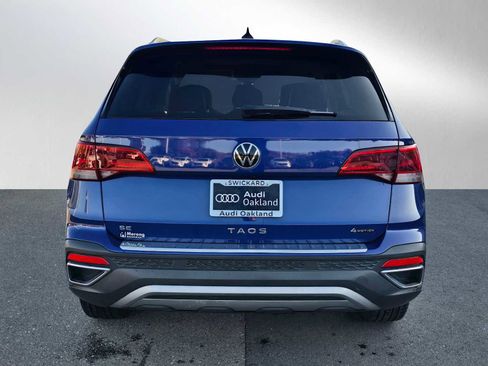 Used 2022 Volkswagen Taos SE w/ Panoramic Sunroof Package image 4